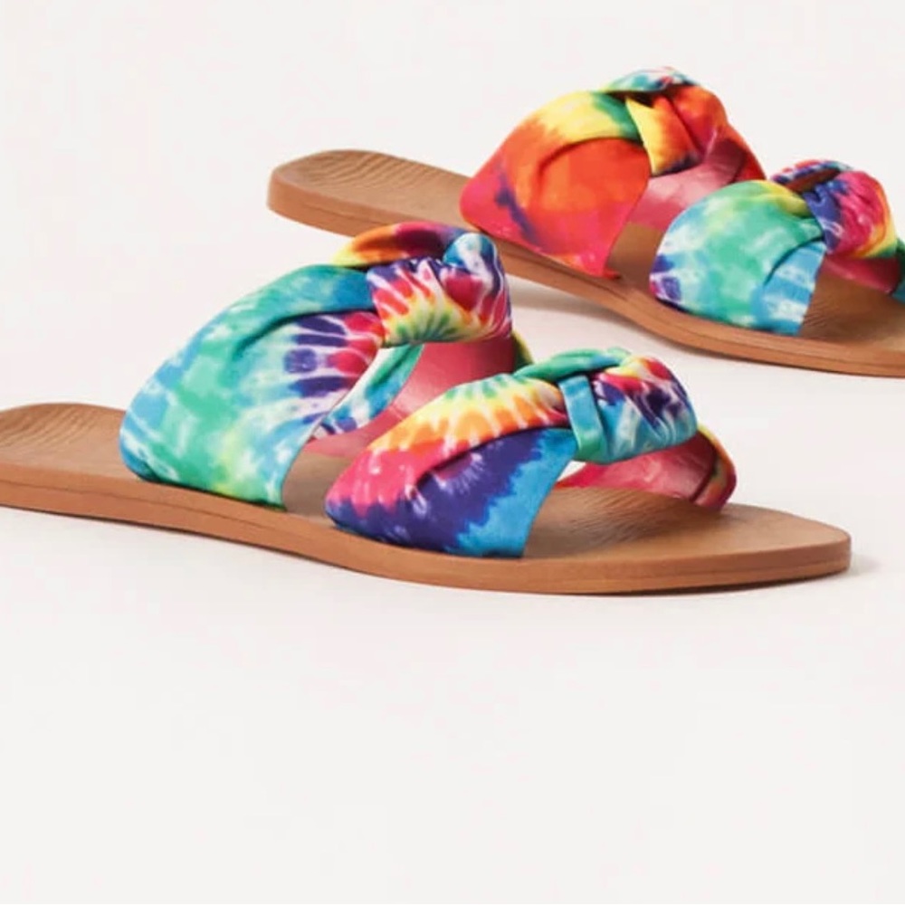 Full-moon tie-dye sandals
